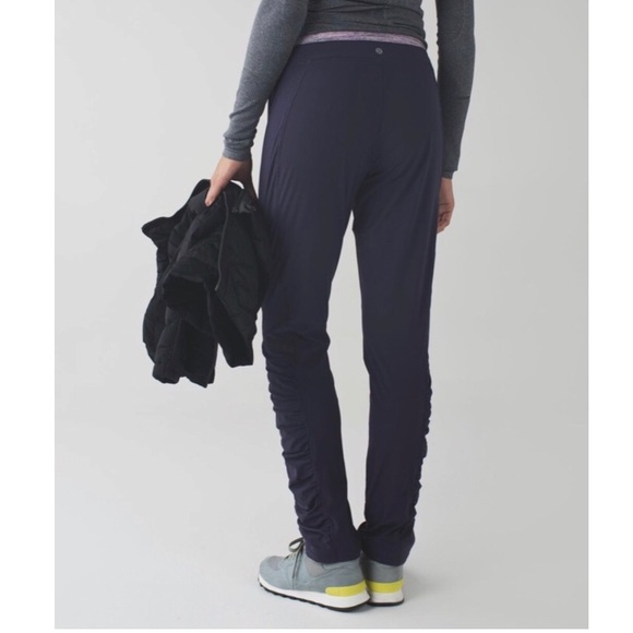 NWT LULULEMON ATHLETICA RUNDERFUL PANT BLK GRAPE 6 - Picture 3 of 3